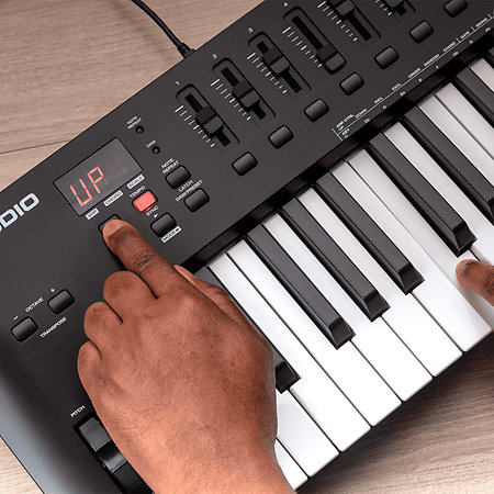 Oxygen 49 MkV + Komplete 15 Ultimate upgrade M AUDIO