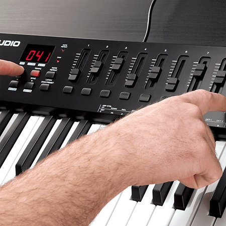 Oxygen 49 MkV + Komplete 15 Standard Upgrade M AUDIO