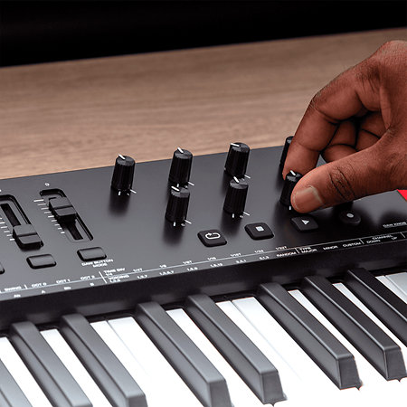 Oxygen 49 MkV + Komplete 15 Standard Upgrade M AUDIO