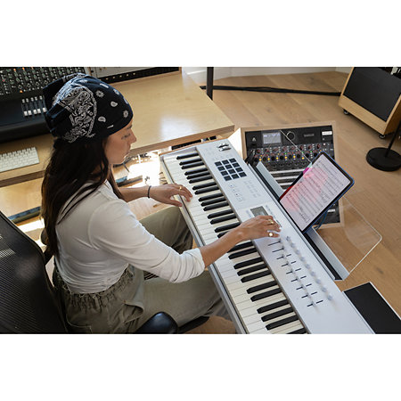 KeyLab 88 mk3 White + Komplete 15 Standard Upgrade Arturia