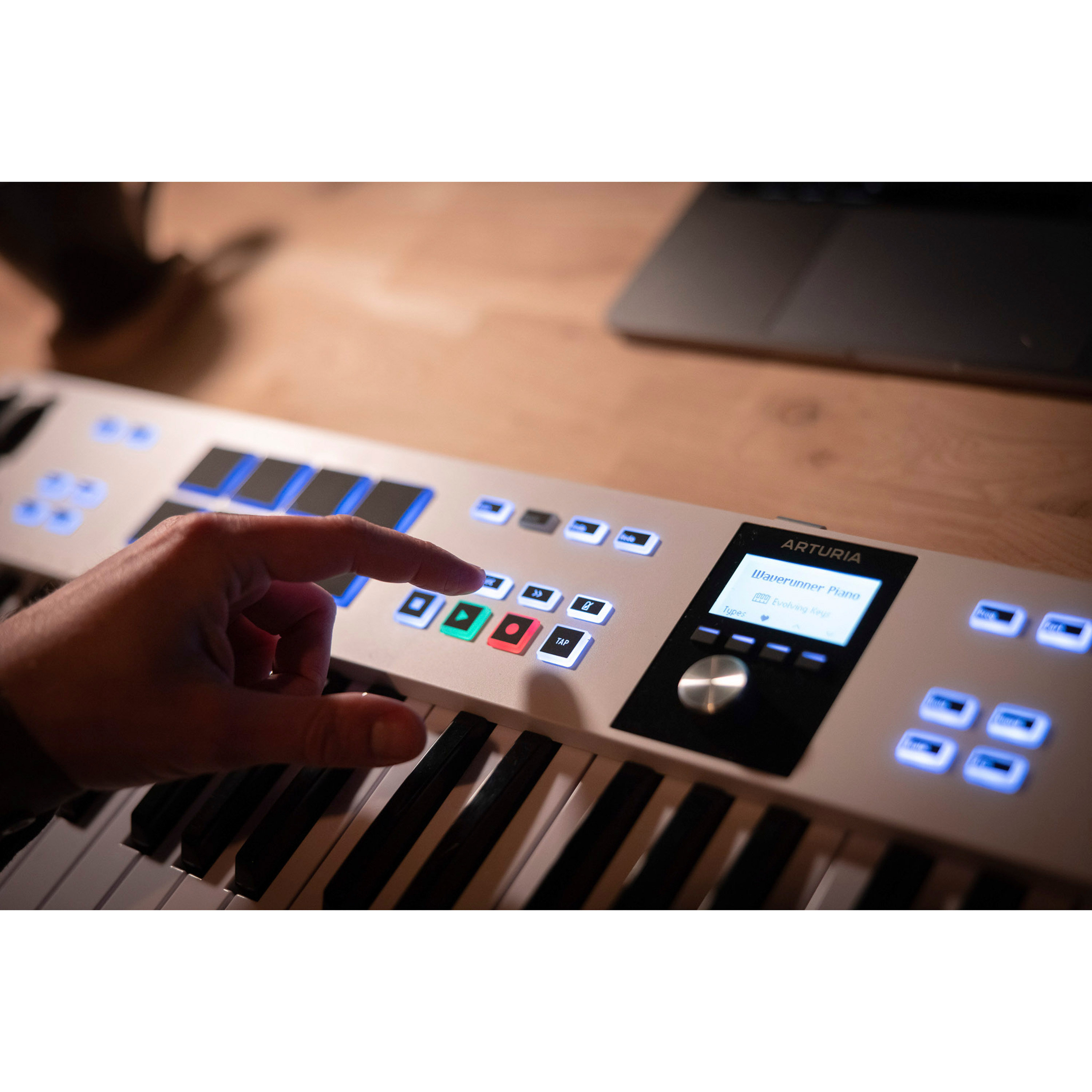 Arturia KeyLab Essential MK3 49 White + Komplete 15 Ultimate upgrade