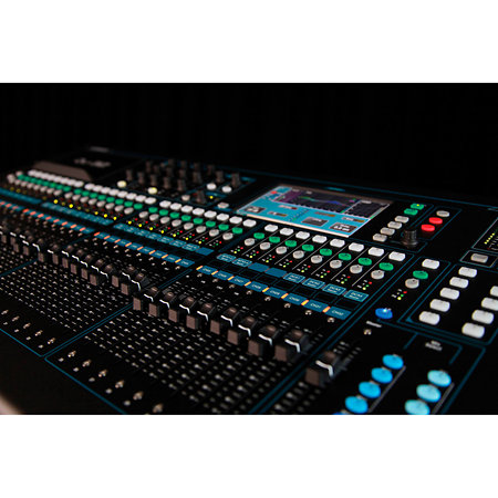 Qu-32 Chrome Edition + Dust Cover Allen & Heath