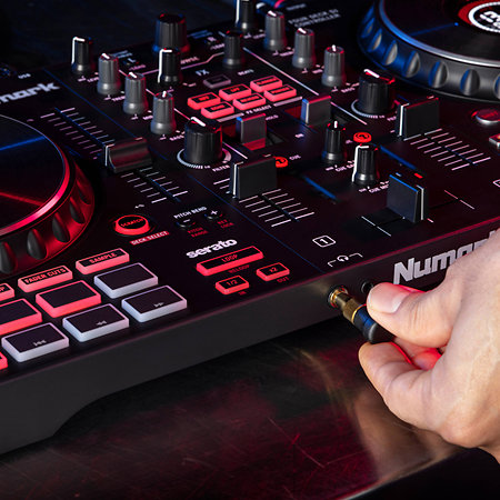Pack Mixtrack Platinum FX + Enceinte Kreate 8 (la paire) Numark