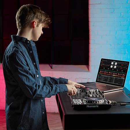 NS4FX + K-Max MK3 Large 3/4 Channel DJ Controller Backpack Numark