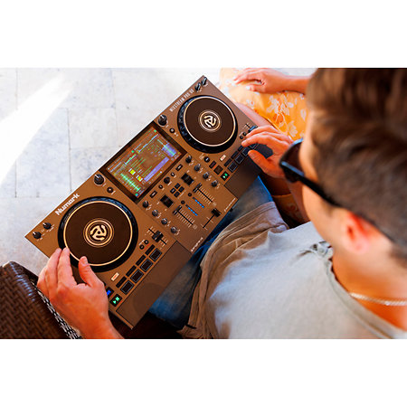 Mixstream Pro Go + Comfort Medium  Bag Numark