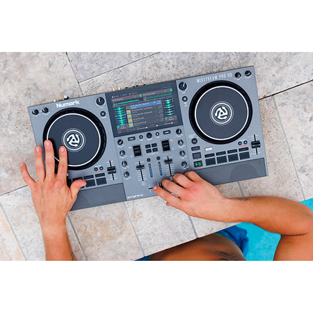 Mixstream Pro Go + Comfort Medium  Bag Numark