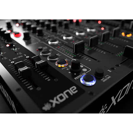 Pack Xone:92 mk2 + 12" Flight Case Silver Allen & Heath