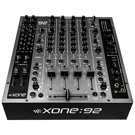 Pack Xone:92 mk2 + 12" Flight Case Silver Allen & Heath