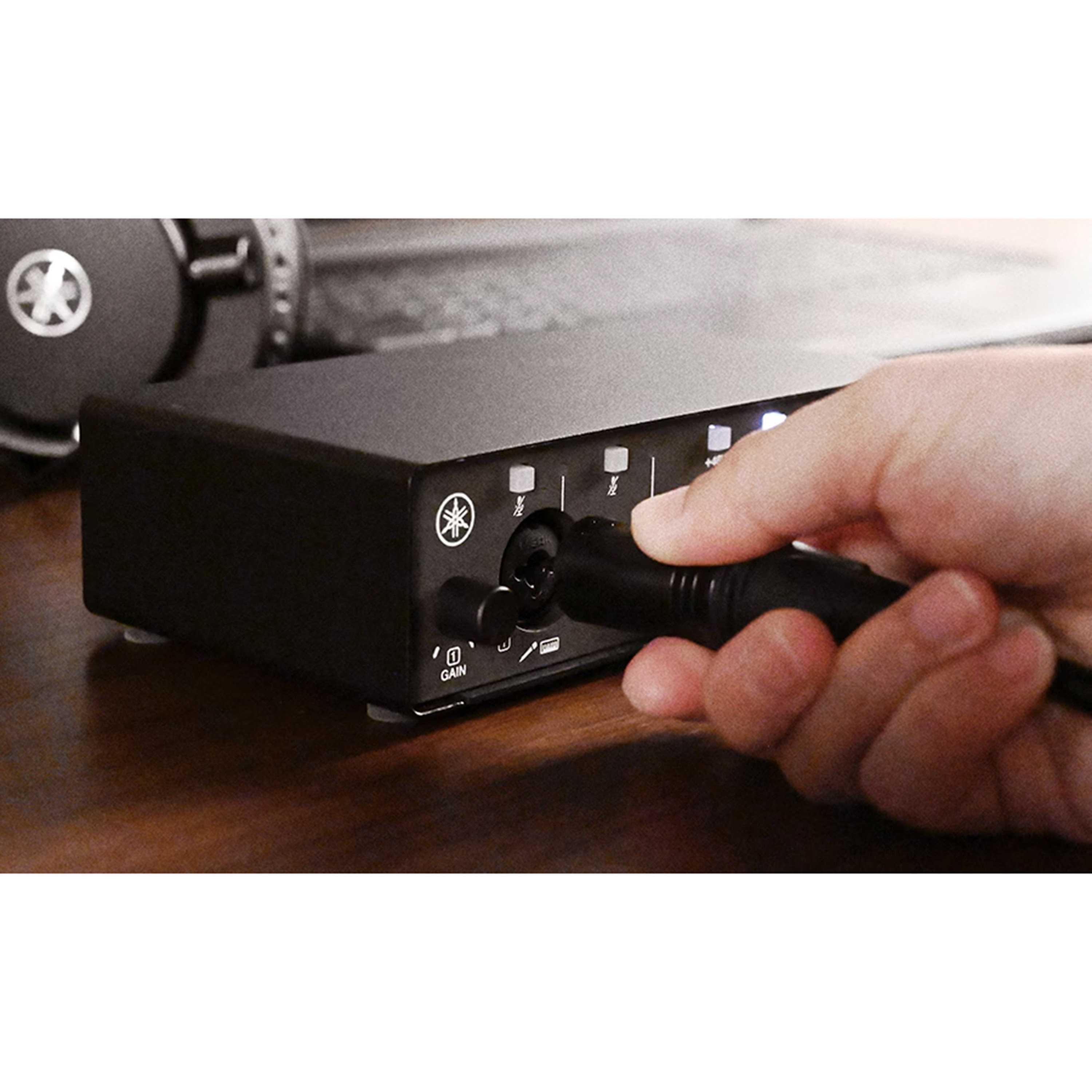 Yamaha UR12 MK3 Black