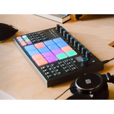 Motion 16 Fender Studio