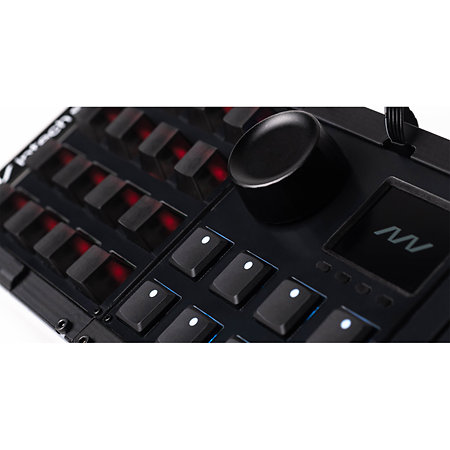 Grid Series 3 VSN1-R Screen on Right Intech Studio