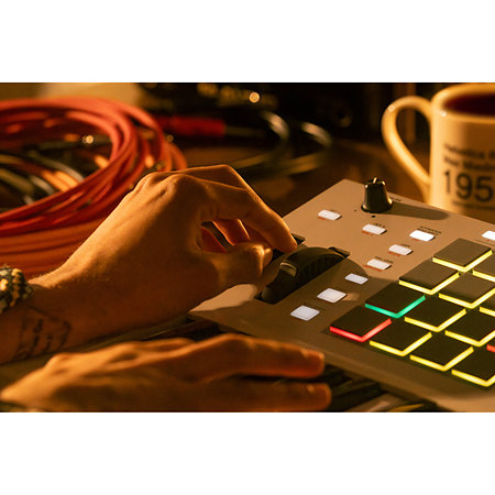 MPC Key 37 G2 Akai