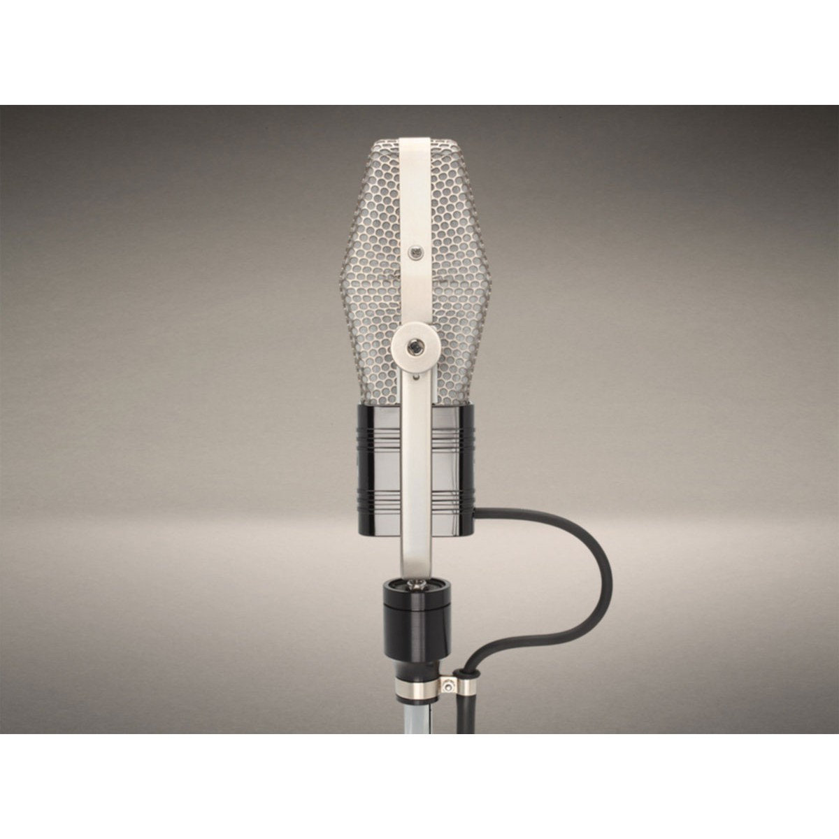 AEA R44 CE - Micro à ruban Univers Sons