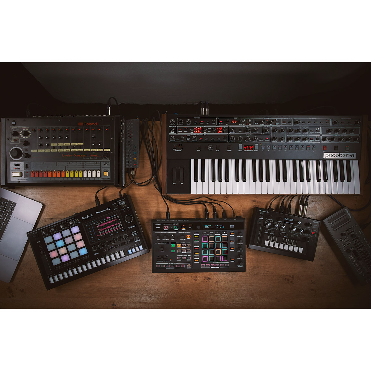 TORAIZ SQUID : Contrôleur Remix et Production Pioneer DJ - Univers Sons