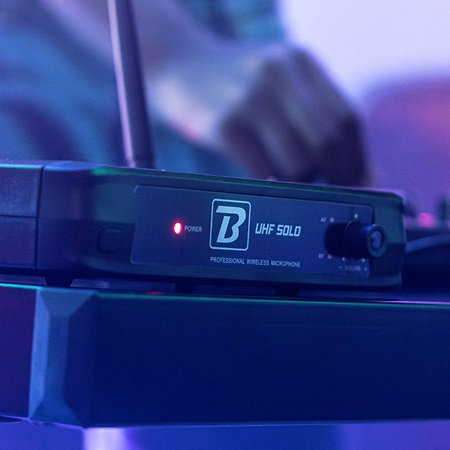 UHF Solo F2 BoomTone DJ