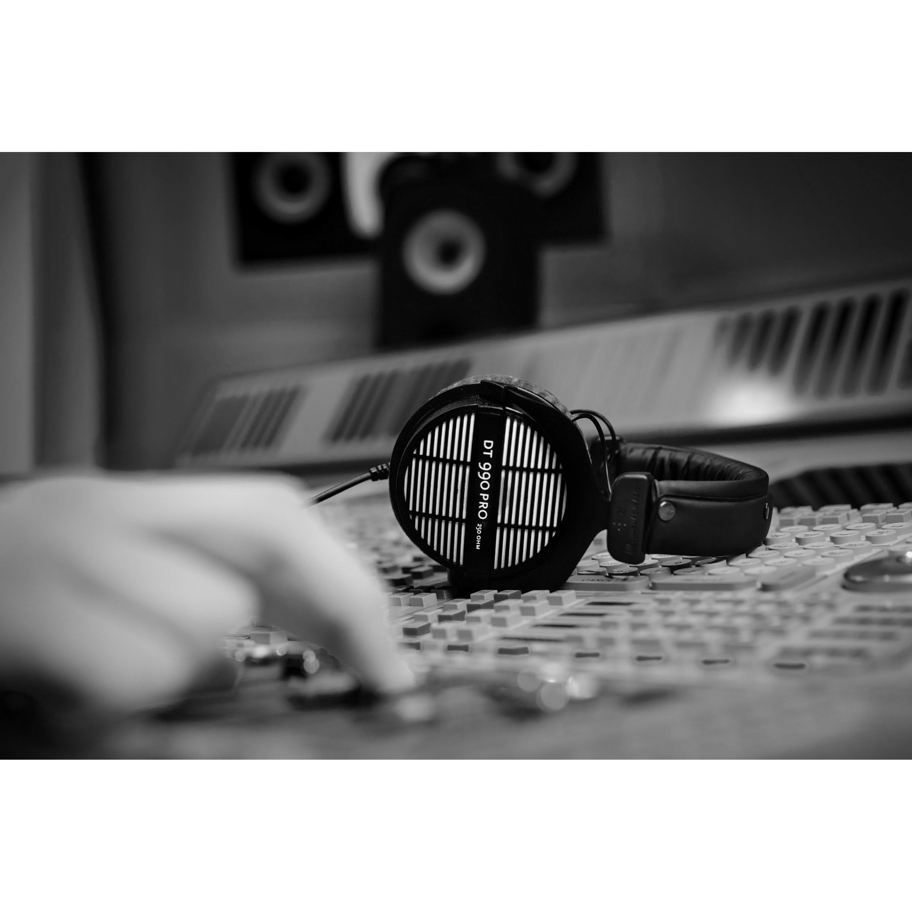 Beyerdynamic DT990 PRO-80