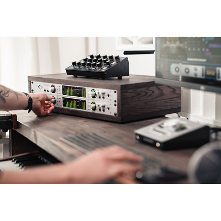 Apollo X6 Gen 2 Essentials+ Universal Audio