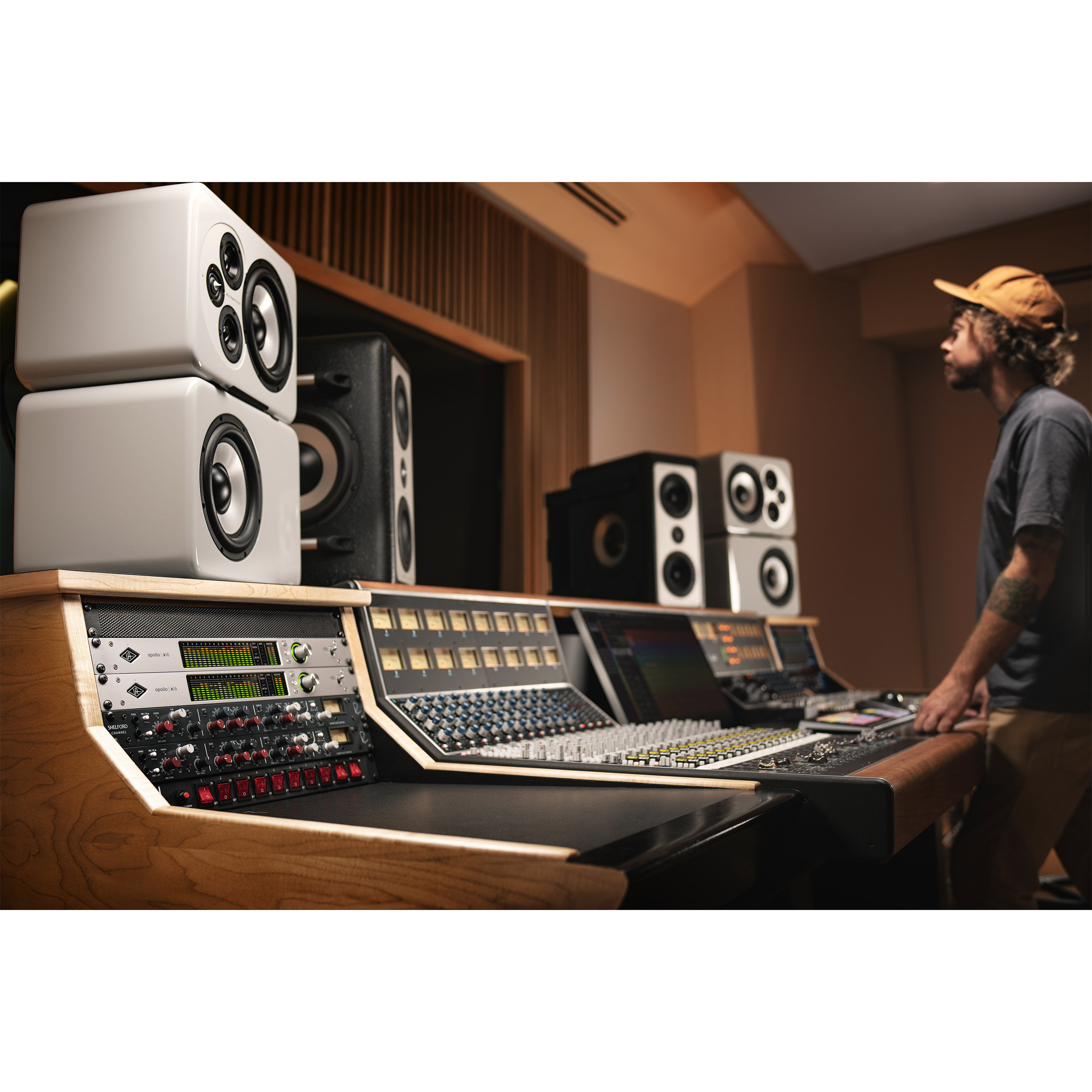 Universal Audio Apollo X16 Gen 2 Essentials+